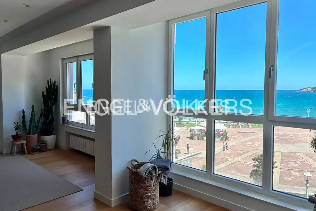 Exterior view of Flat for rent in Gijón   with Heating, Parquet flooring and Furnished