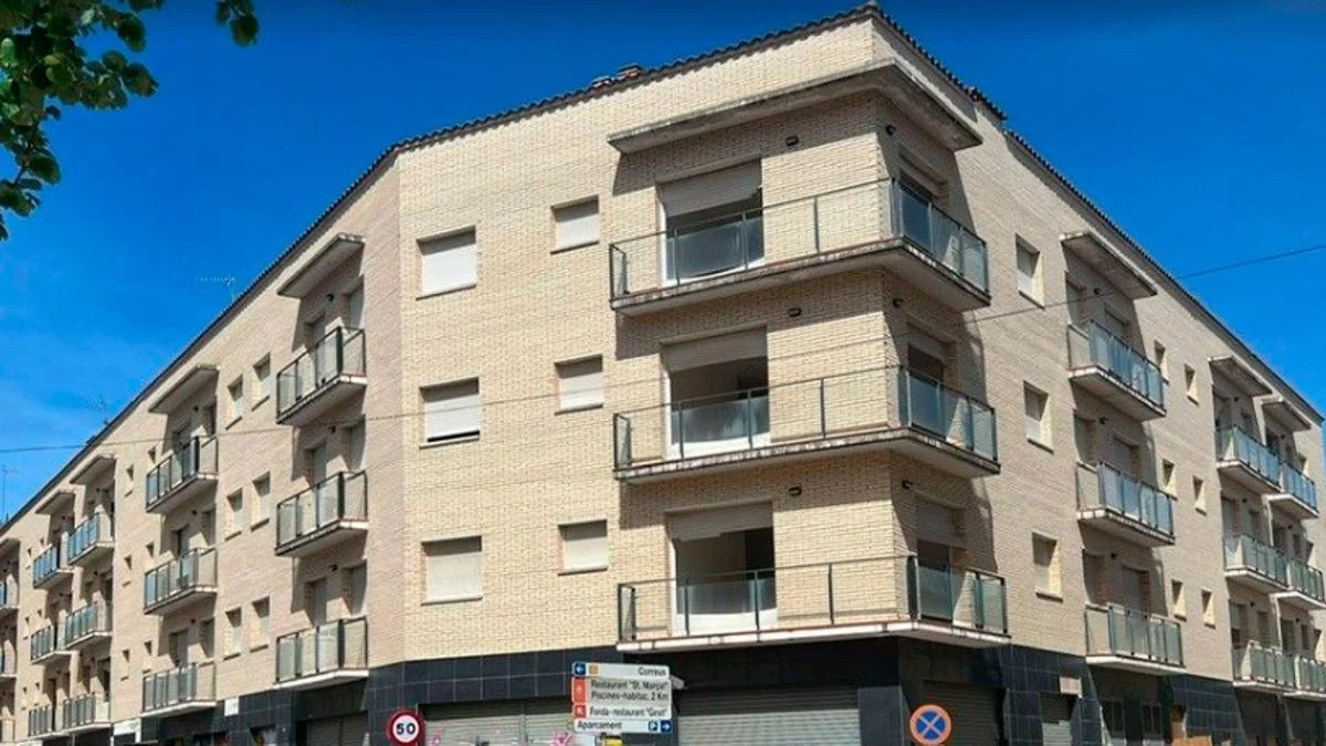 Exterior view of Building for sale in Amer