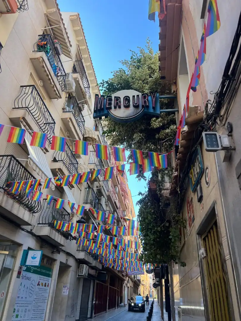 Vista exterior de Apartamento en venta en Benidorm con Aire acondicionado, Amueblado y Horno