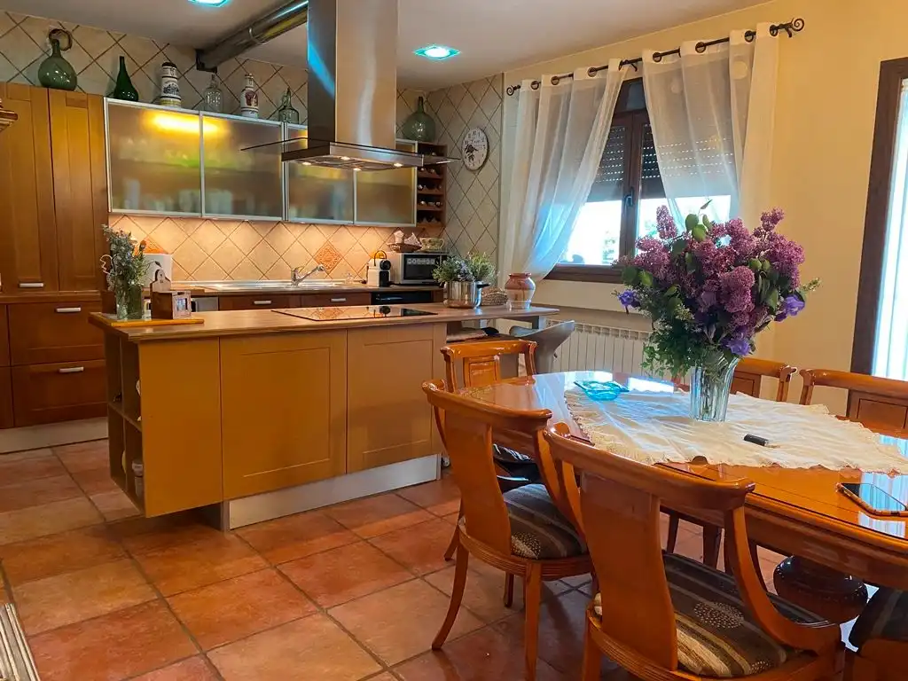Cuina de Casa o xalet en venda en Valjunquera amb Aire condicionat, Jardí privat i Terrassa