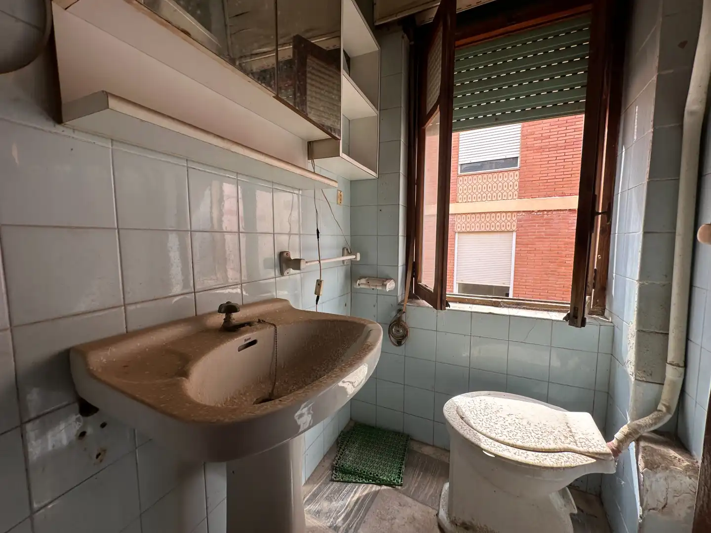 Bathroom of Detached homes for sale in L'Alcora  with Terrace and Storage room