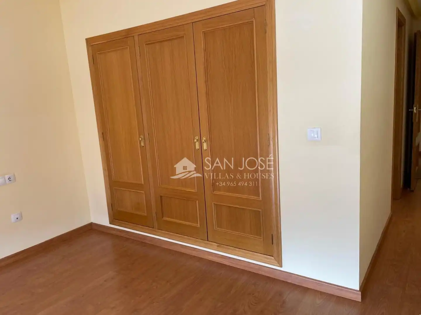Attic for sale in El Pinós / Pinoso  with Furnished, Balcony and Community pool