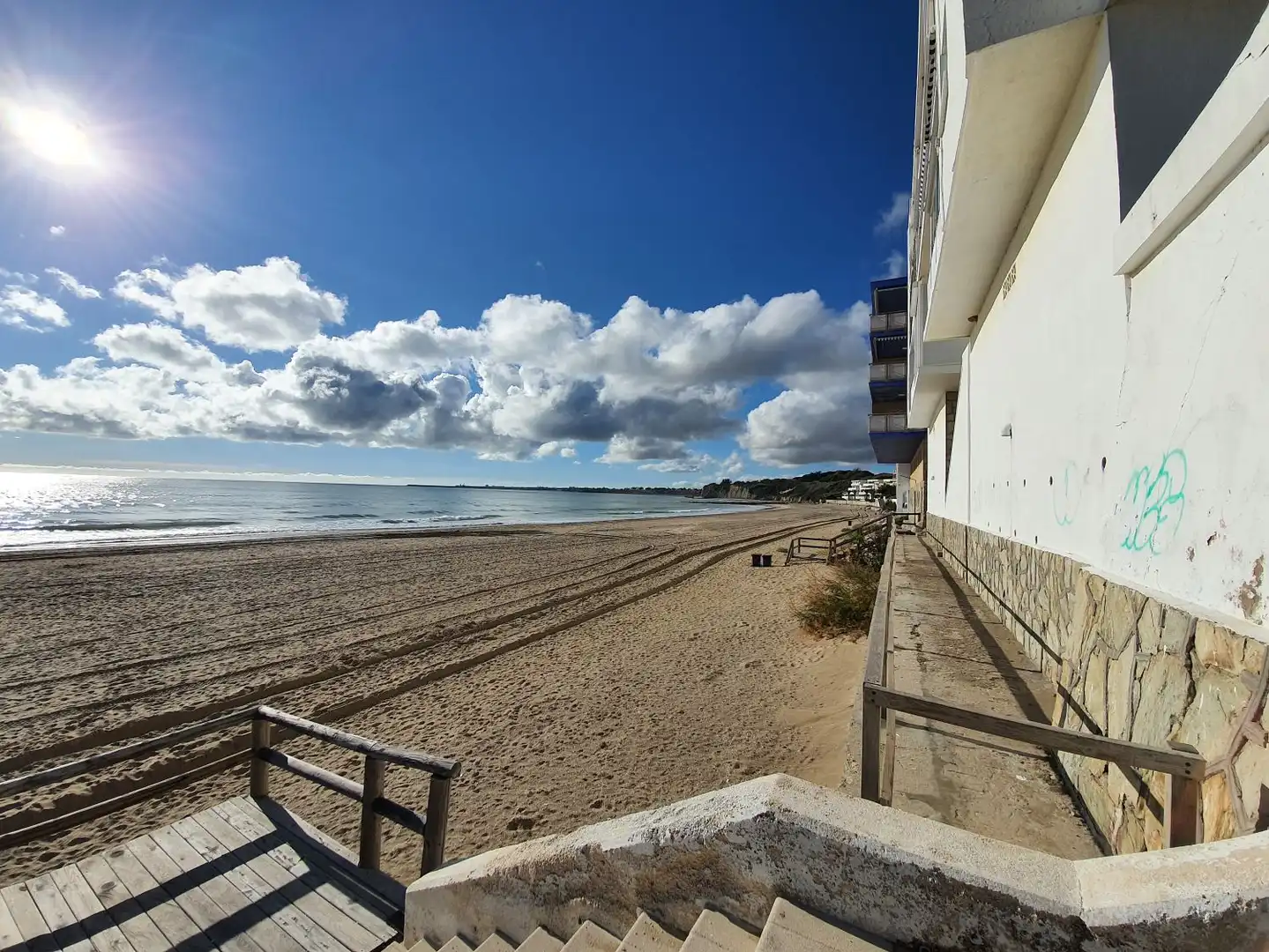 Vista exterior de Estudi en venda en El Puerto de Santa María amb Aire condicionat i Terrassa