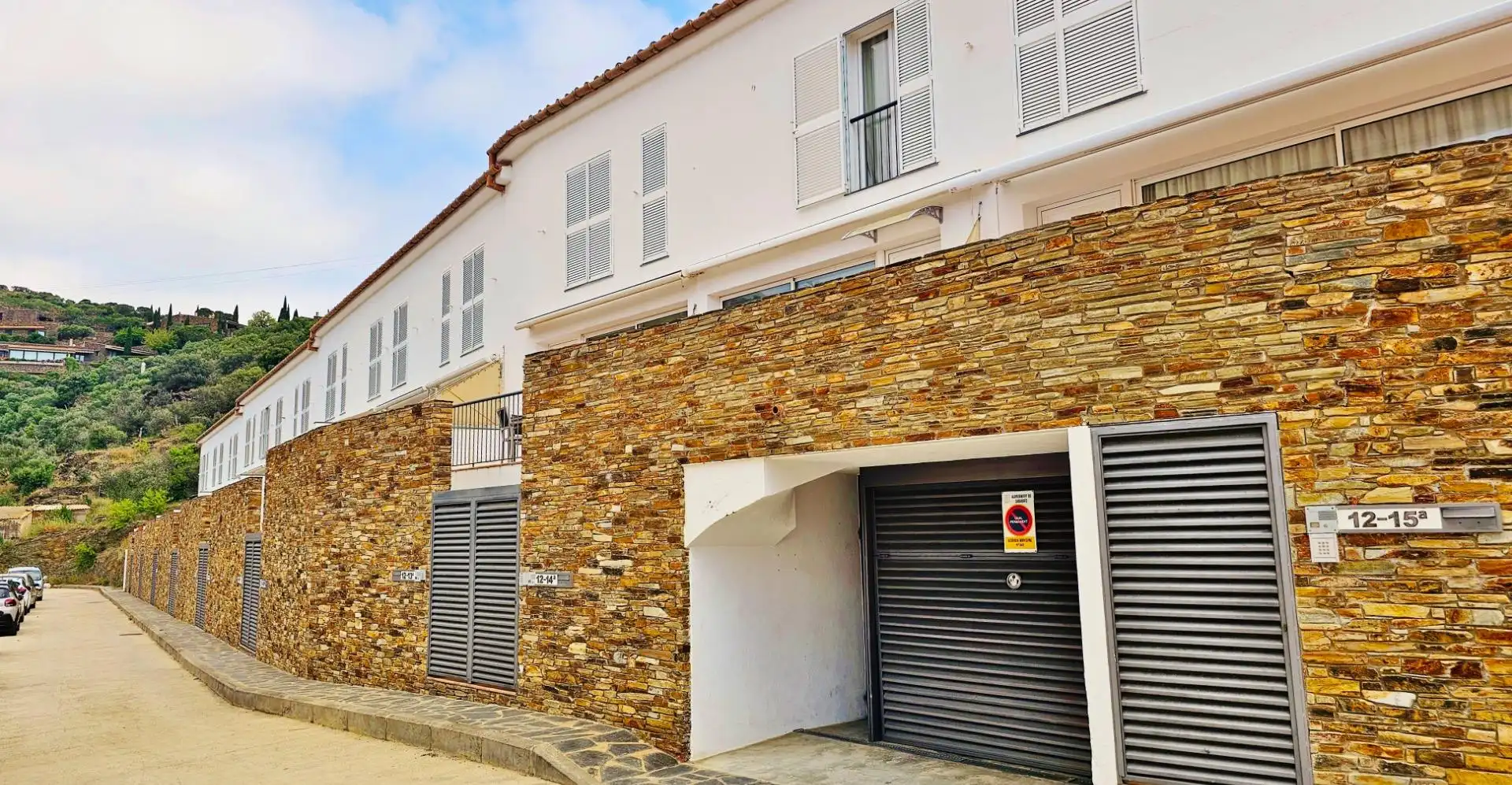 Außenansicht von Maisonette zum Verkauf in Cadaqués mit Terrasse
