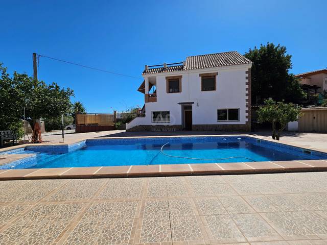 Casa-chalet en Venta en Molvízar