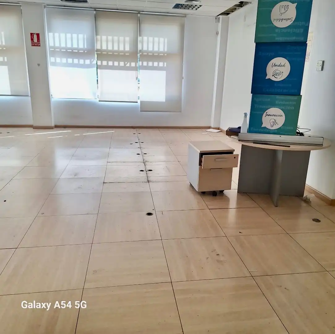 Local en venda en Albacete amb Aire condicionat, Calefacció i Moblat