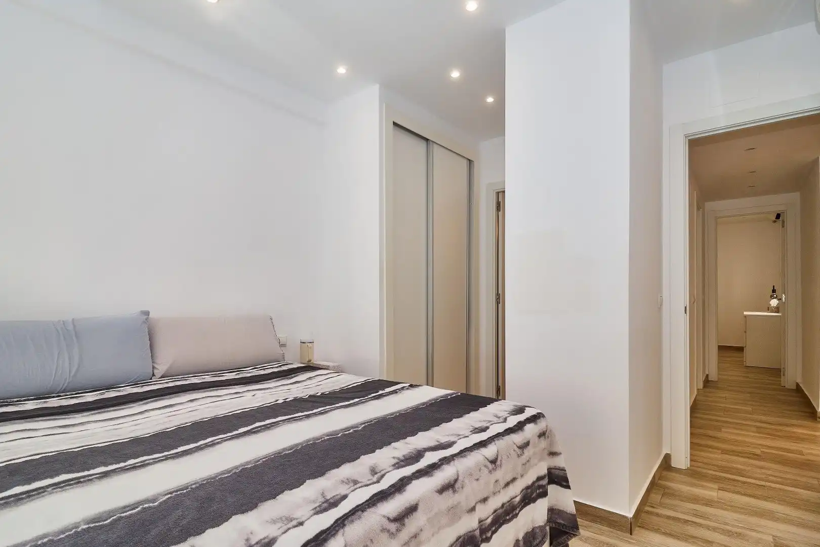 Apartament amb terrassa en venda a Puerto Deportivo, imagen 24