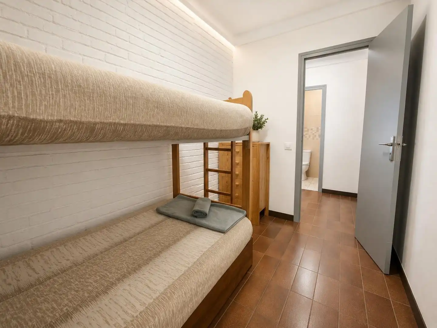 Schlafzimmer von Wohnung zum Verkauf in Salou mit Klimaanlage, Terrasse und Möbliert
