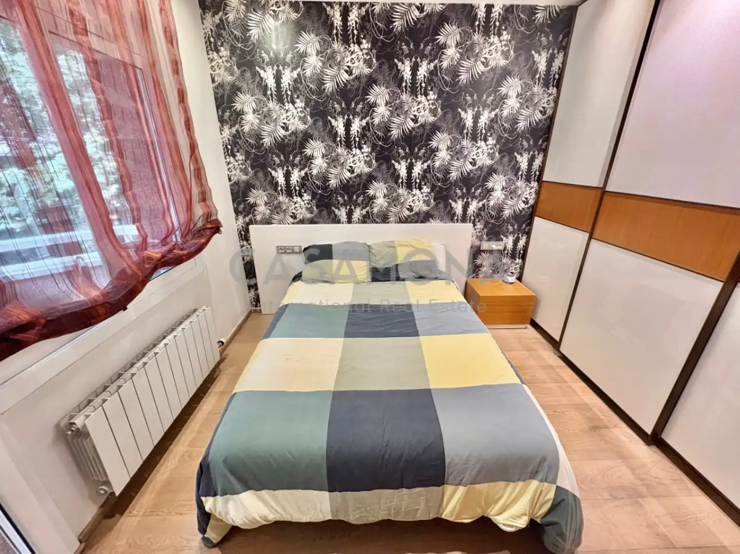 Schlafzimmer von Wohnungen zum Verkauf in Barcelona mit Klimaanlage, Heizung und Balkon