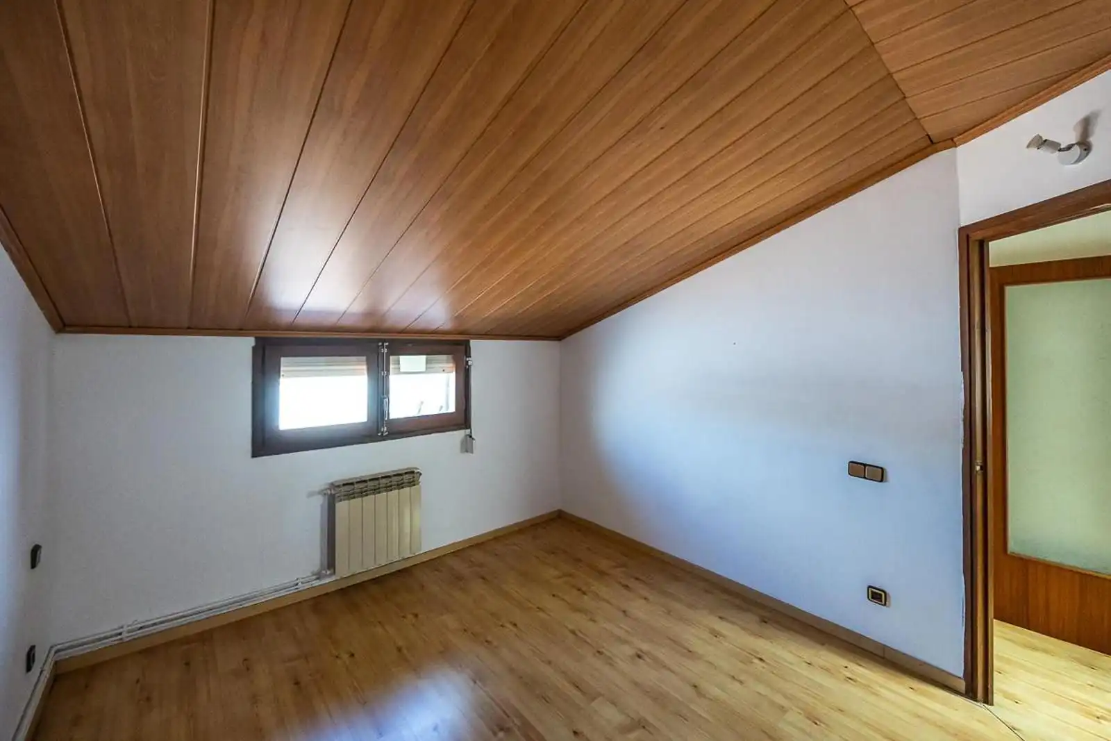 Habitación de Ático en venta en Sabadell con Calefacción, Terraza y Balcón