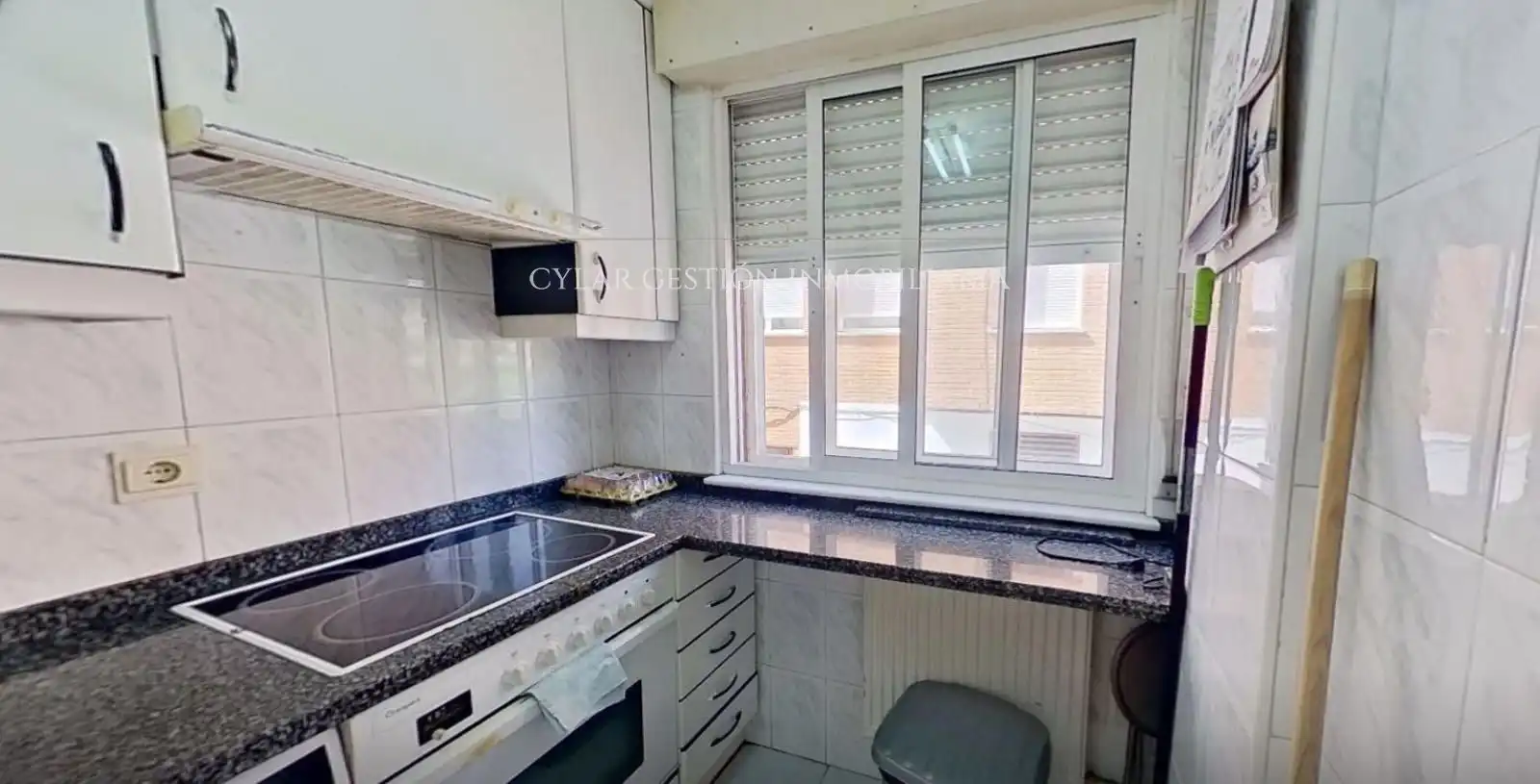 Cuina de Pis en venda en Salamanca amb Calefacció, Terrassa i Moblat