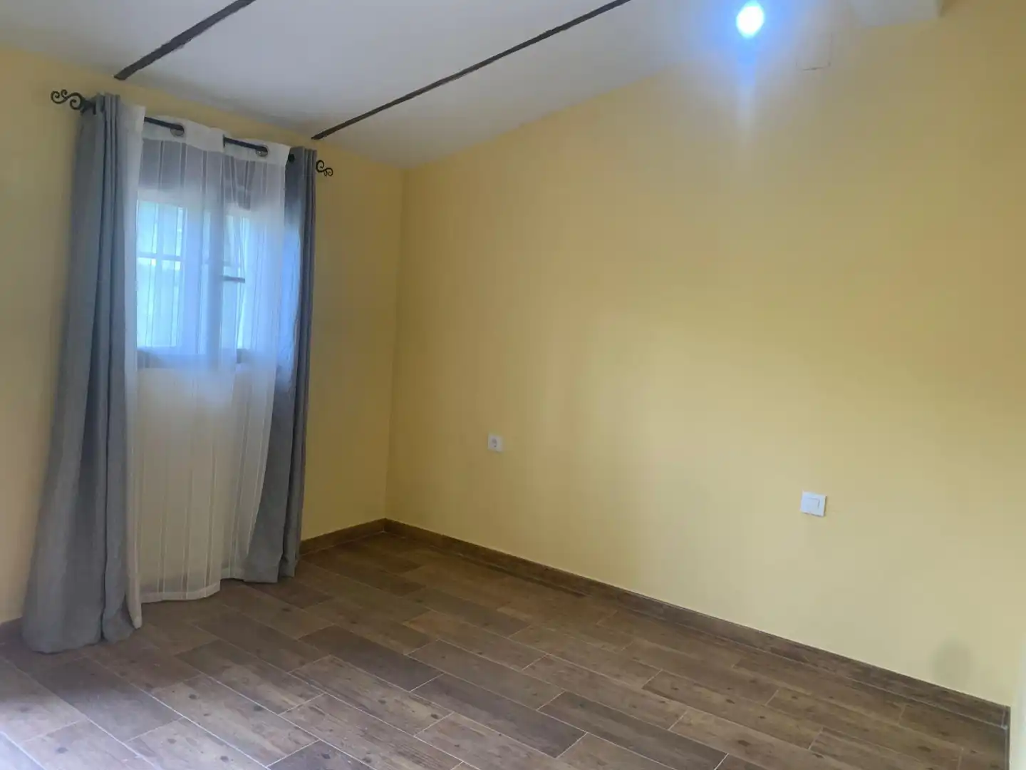 Habitación de Finca rústica en venta en Casas del Castañar con Calefacción y Terraza