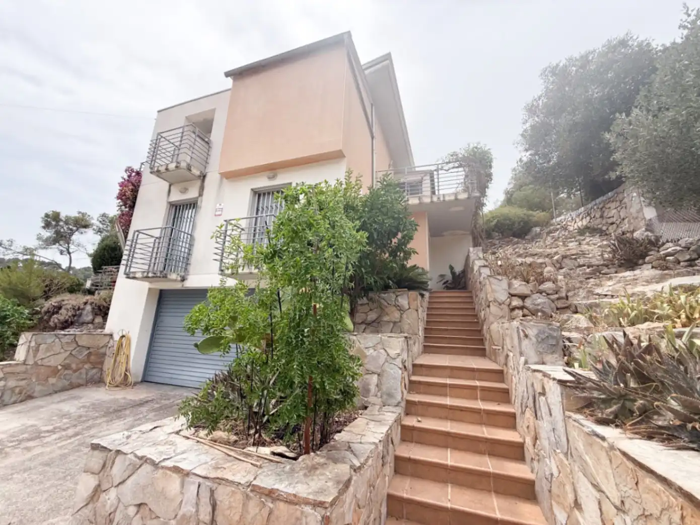 Vista exterior de Casa o xalet de lloguer en Olivella amb Aire condicionat, Calefacció i Jardí privat