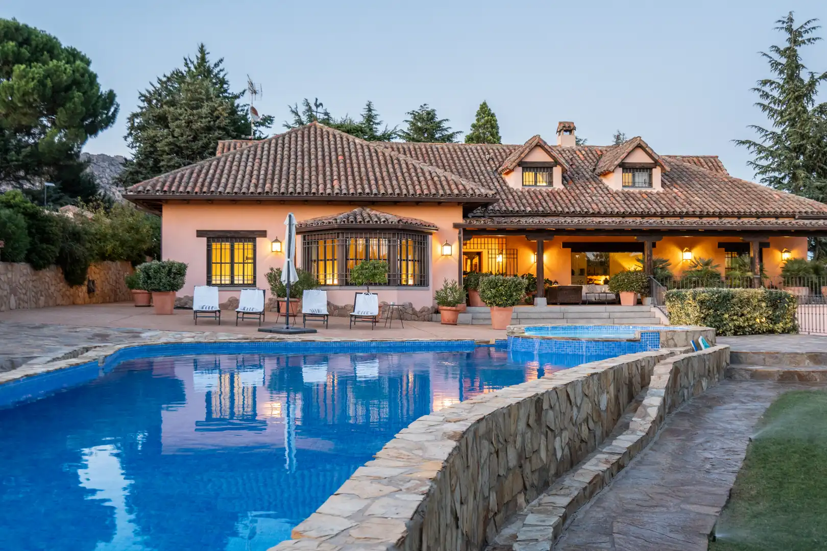 Swimming pool of Houses for sale in Manzanares El Real  with Air Conditioner, Heating and Private garden
