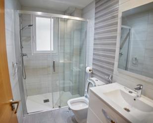 Bathroom of Flat to rent in Valladolid Capital  with Heating and Furnished