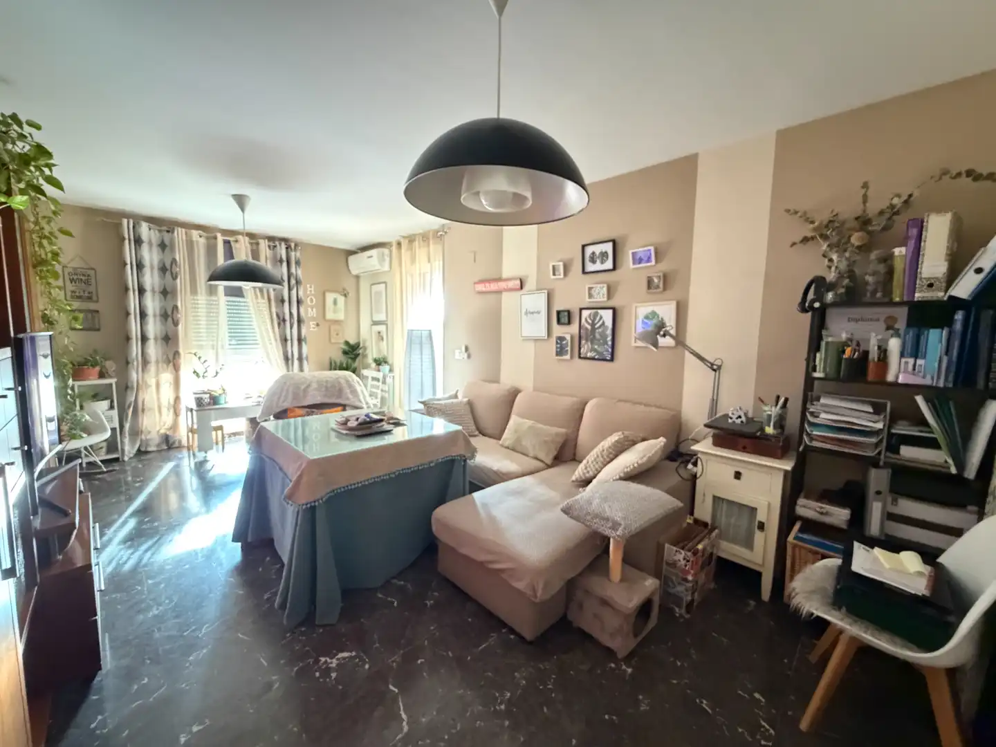Sala de estar de Piso en venta en Úbeda con Aire acondicionado, Calefacción y Trastero