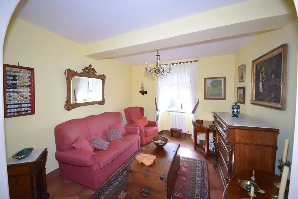 Sala d'estar de Casa adosada en venda en Pontedeume amb Calefacció i Jardí privat