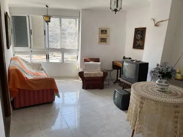 Dormitori de Casa o xalet en venda en Nacimiento amb Traster i Moblat