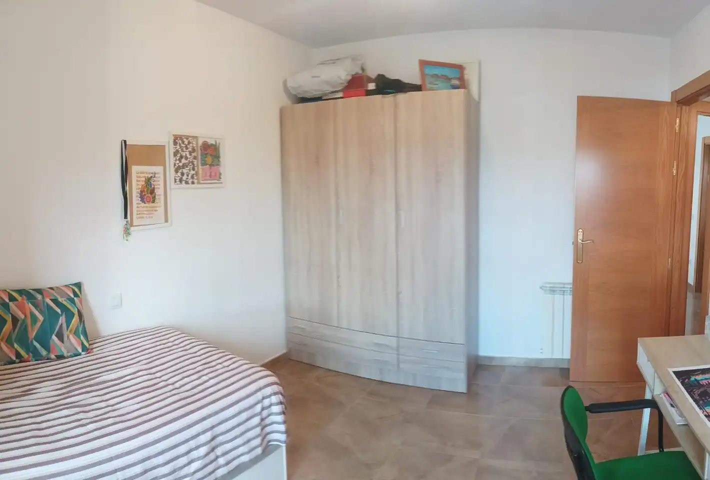 Habitación de Casa adosada en venta en Paracuellos de Jiloca con Calefacción, Jardín privado y Terraza