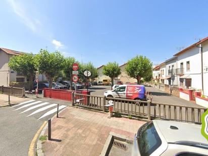 Aparcament de Casa adosada en venda en Barakaldo  amb Terrassa i Balcó