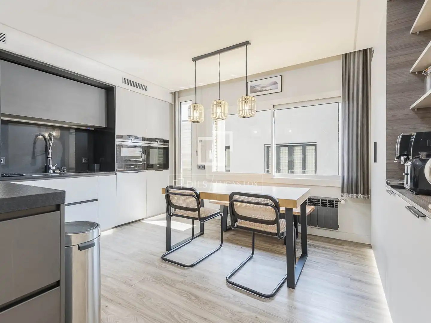Cuina de Pis en venda en Barcelona amb Aire condicionat, Calefacció i Terrassa