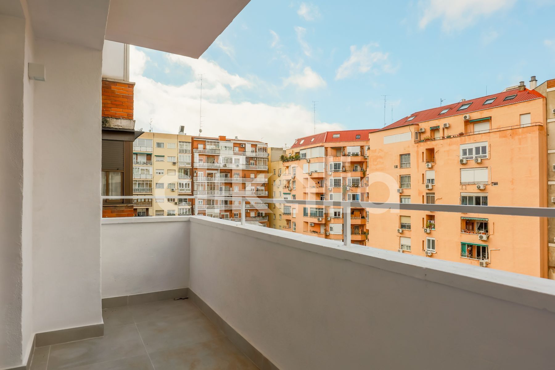 Dormitori de Pis en venda en  Madrid Capital amb Aire condicionat, Calefacció i Terrassa