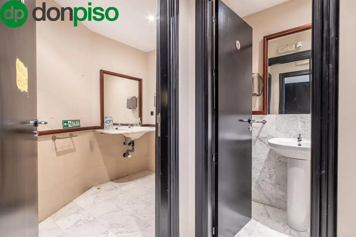 Bathroom of Commercial properties for sale in Monachil  with Air Conditioner