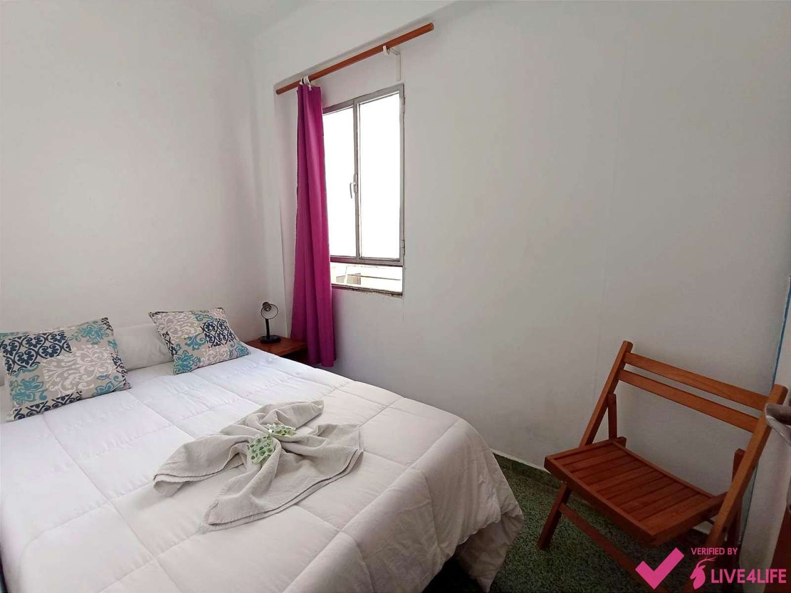 Dormitori de Pis per a compartir en  Valencia Capital amb Aire condicionat i Terrassa