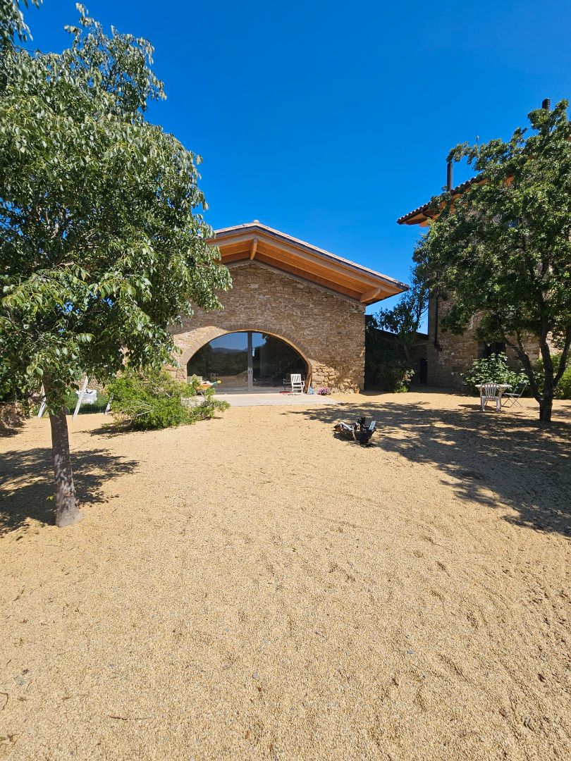 Vista exterior de Finca rústica en venda en Castellbell i el Vilar amb Jardí privat