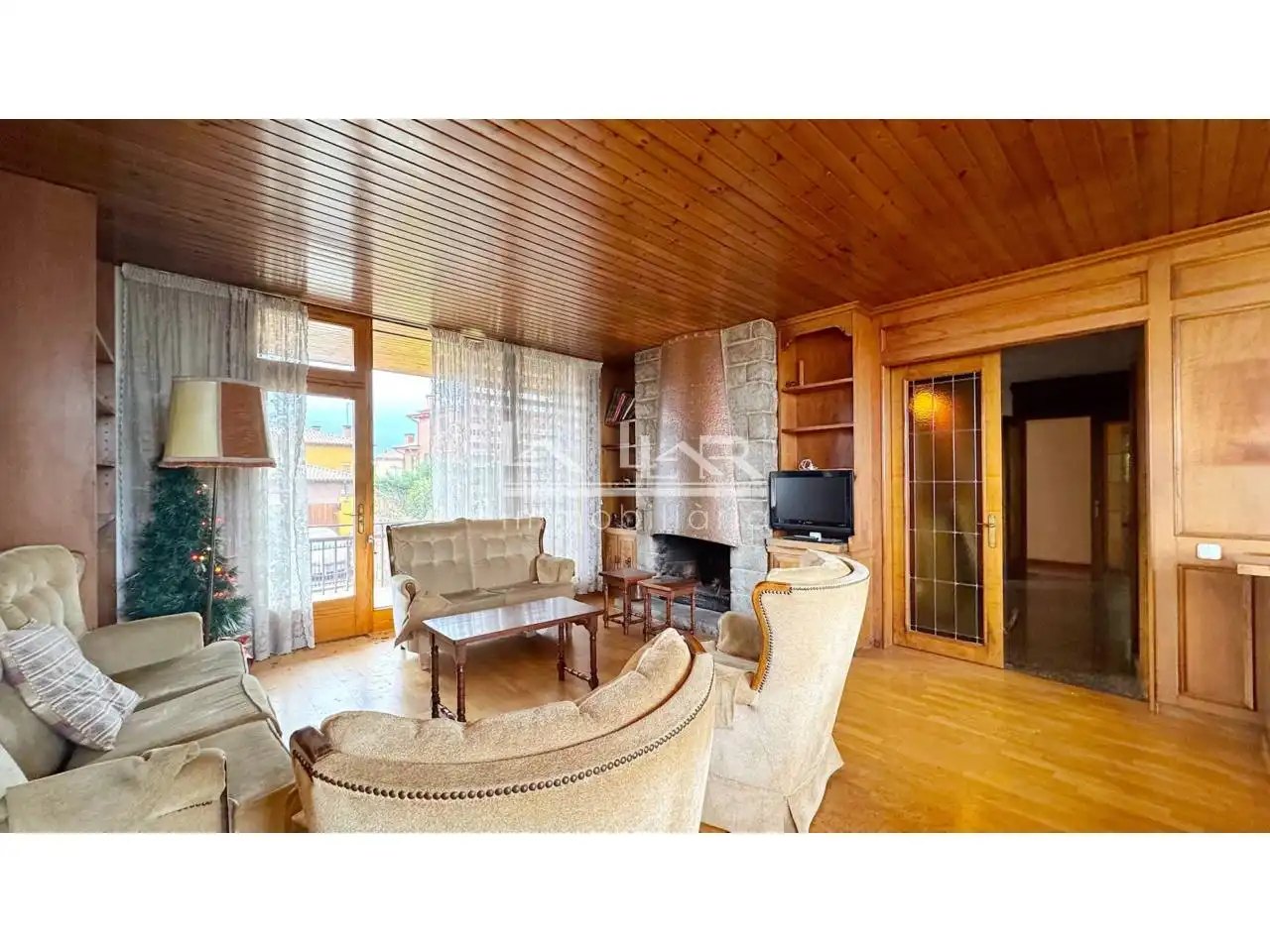 Sala d'estar de Casa o xalet en venda en Vic amb Calefacció, Jardí privat i Parquet