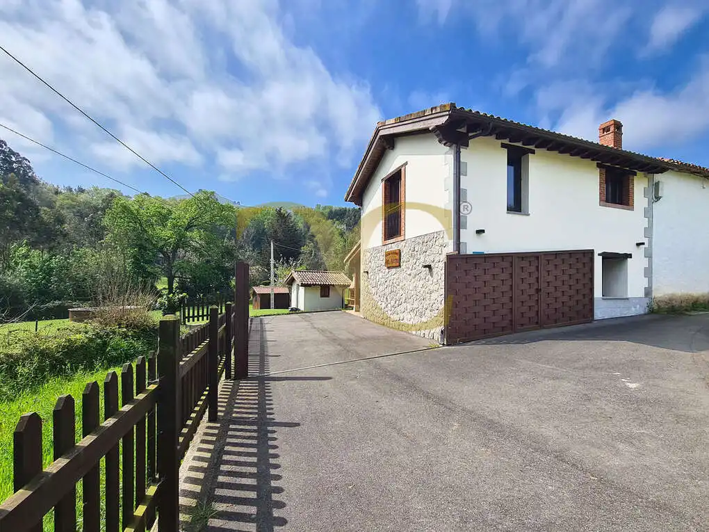 Vista exterior de Casa o chalet en venta en Ribadesella con Calefacción, Jardín privado y Trastero