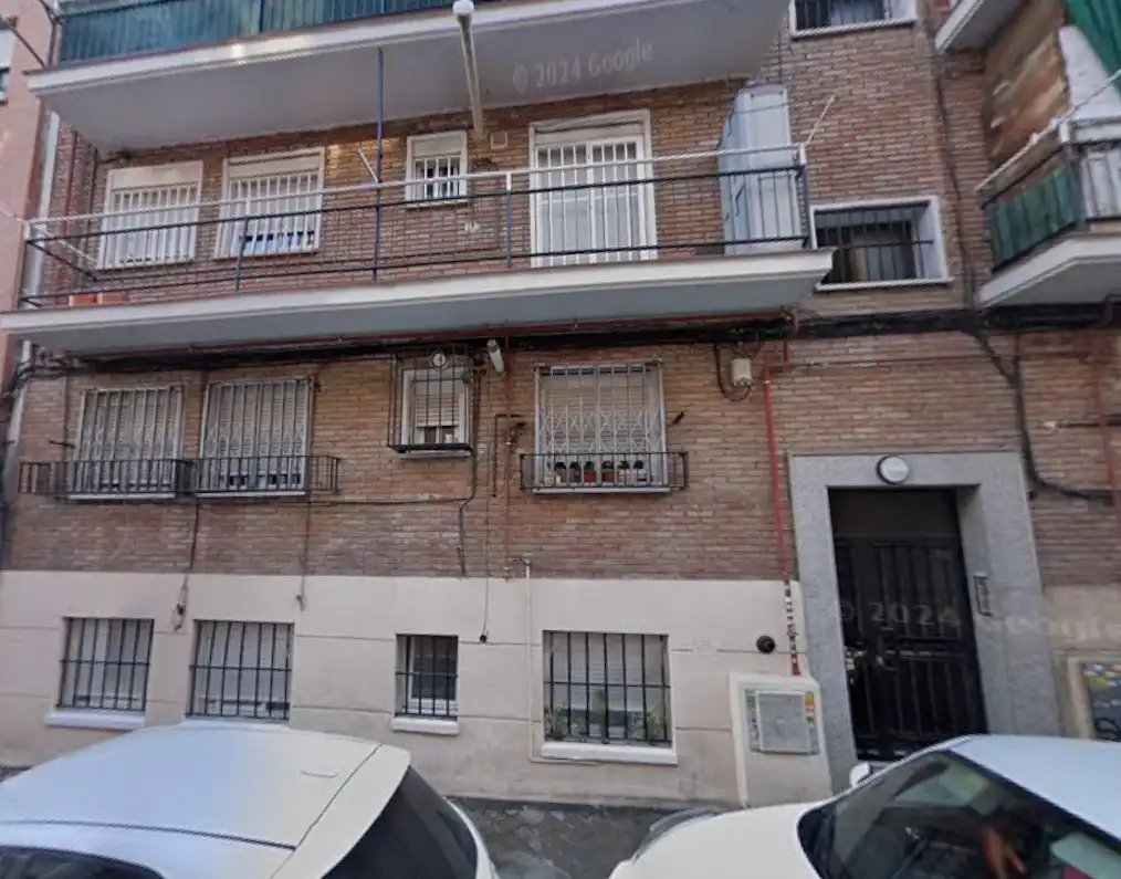 Vista exterior de Pis en venda en Madrid amb Calefacció