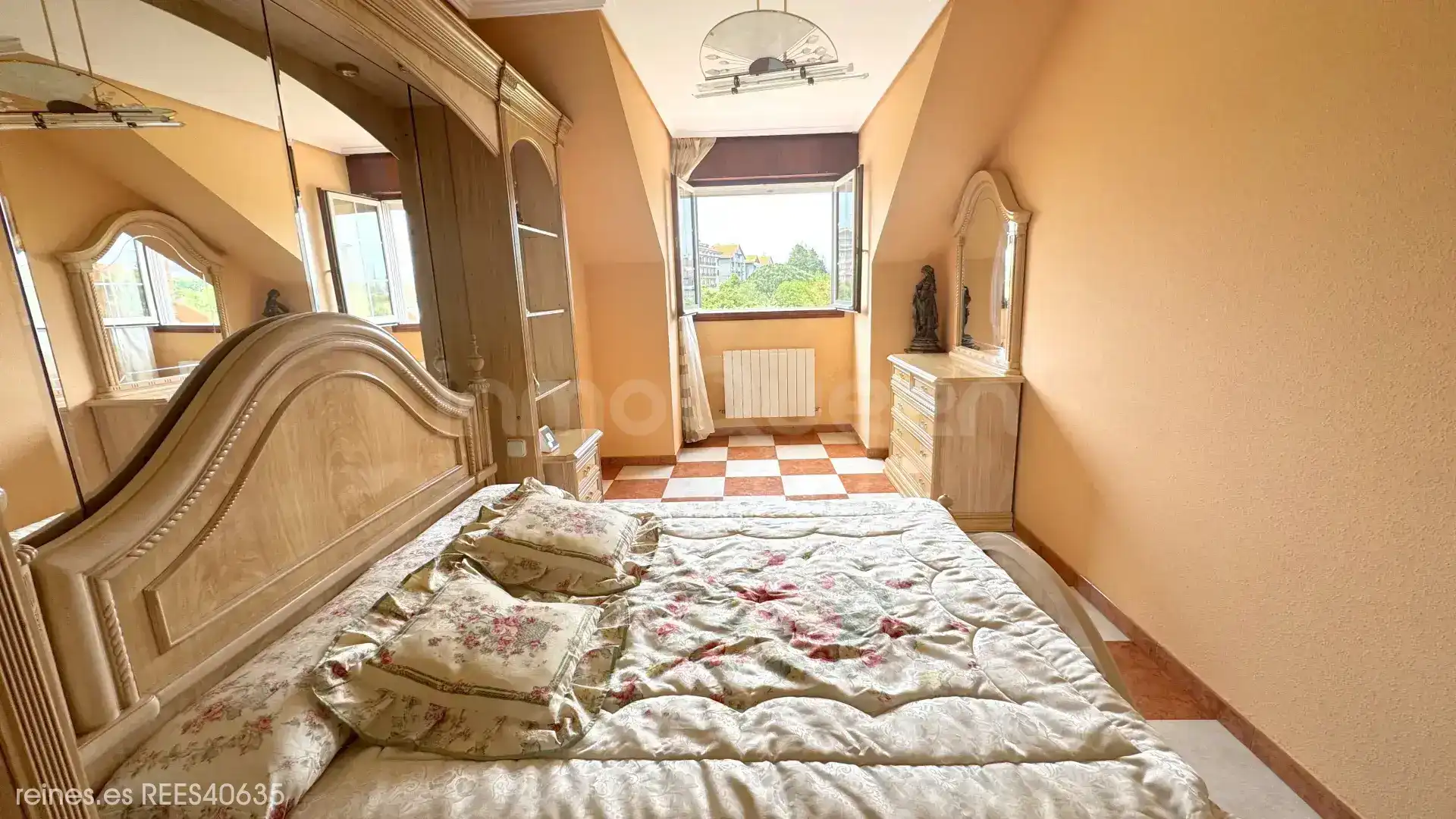 Habitación de Casa adosada en venta en Noja con Calefacción, Jardín privado y Terraza