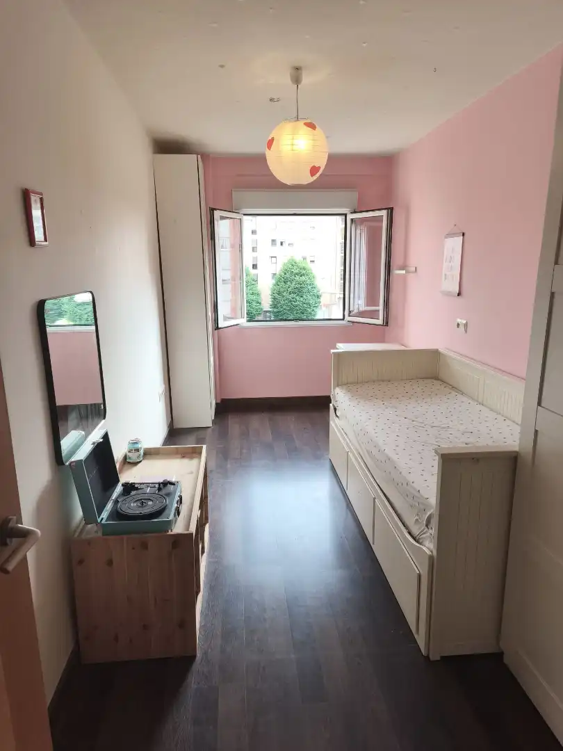 Bedroom of Flat for sale in Gijón   with Heating, Oven and Washing machine
