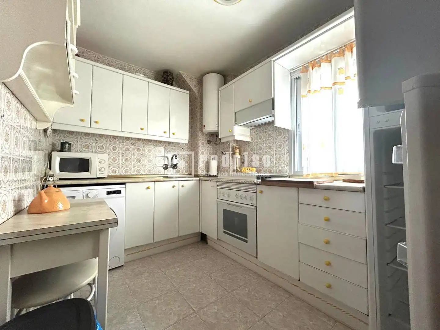 Cocina de Piso en venta en Alcalá de Henares con Calefacción, Terraza y Amueblado