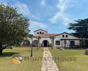 Vista exterior de Finca rústica en venda en Sant Vicenç de Montalt amb Terrassa i Piscina