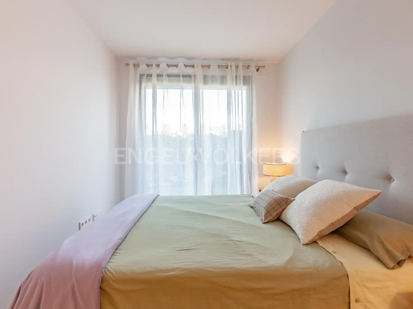 Schlafzimmer von Wohnungen zur Miete in Sitges mit Klimaanlage, Heizung und Privatgarten