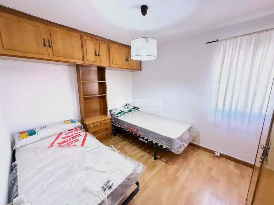 Bedroom of Flat for rent in Cuenca  with Heating, Private garden and Terrace