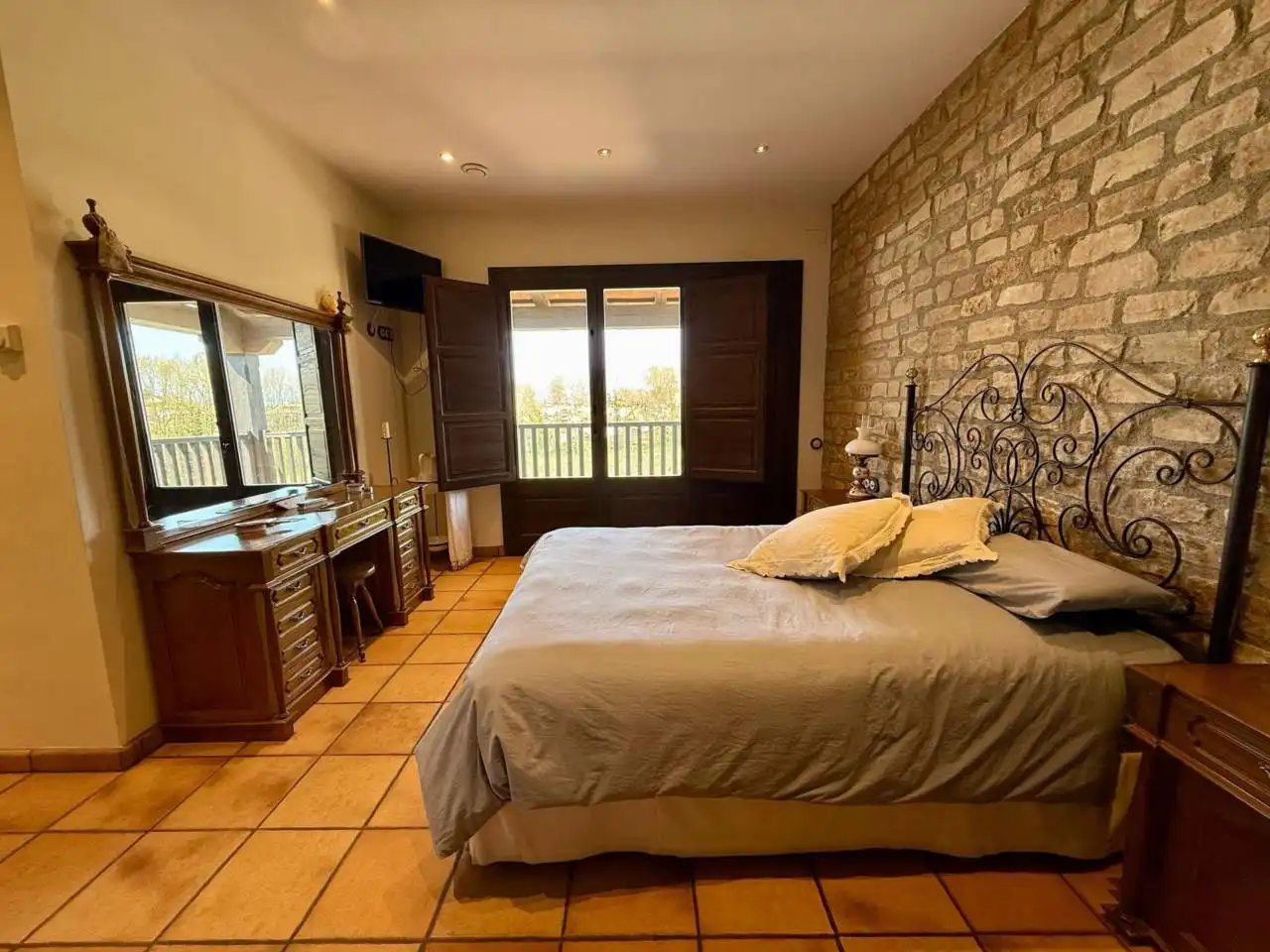 Dormitori de Casa o xalet en venda en Montornès del Vallès amb Calefacció, Jardí privat i Terrassa