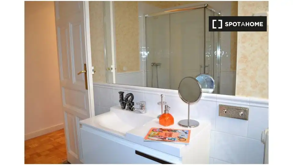 Room in Trafalgar