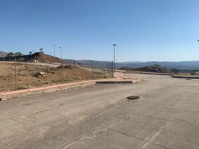 Residential zum Verkauf in PUENTE PASIL, El Tiemblo