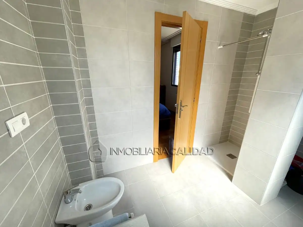 Bathroom of Flat for rent in Burgos  with Heating and Furnished