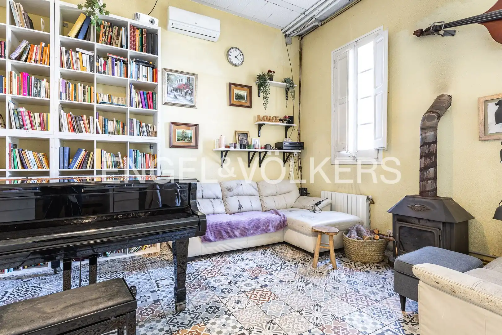 Living room of Houses for rent in El Masnou  with Air Conditioner, Heating and Furnished