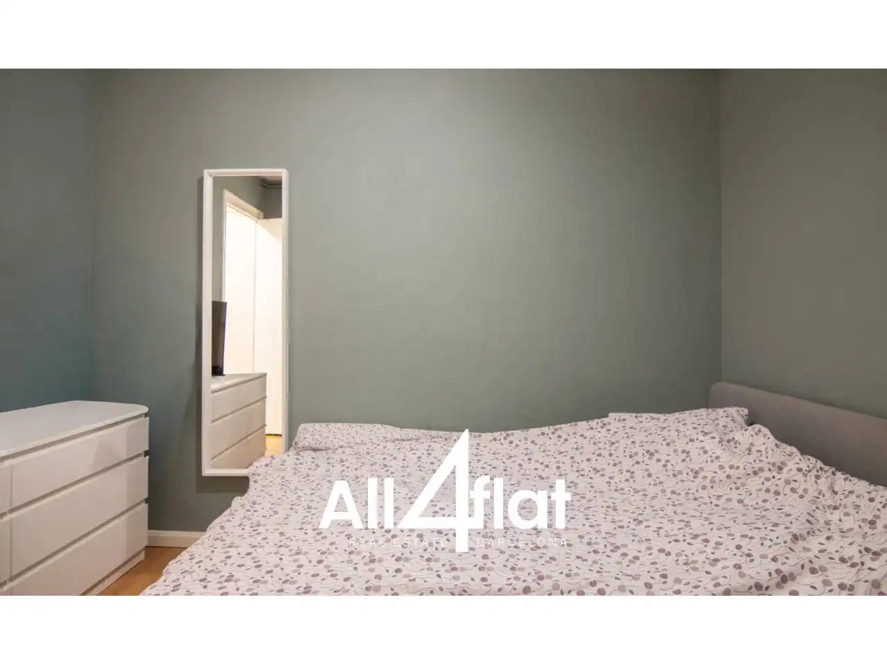 Bedroom of Apartments for sale in Barcelona  with Heating, Furnished and Balcony