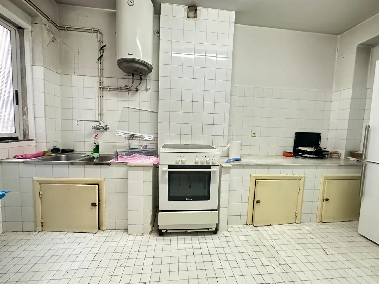 Cocina de Piso en venta en Santiago de Compostela  con Calefacción y Trastero