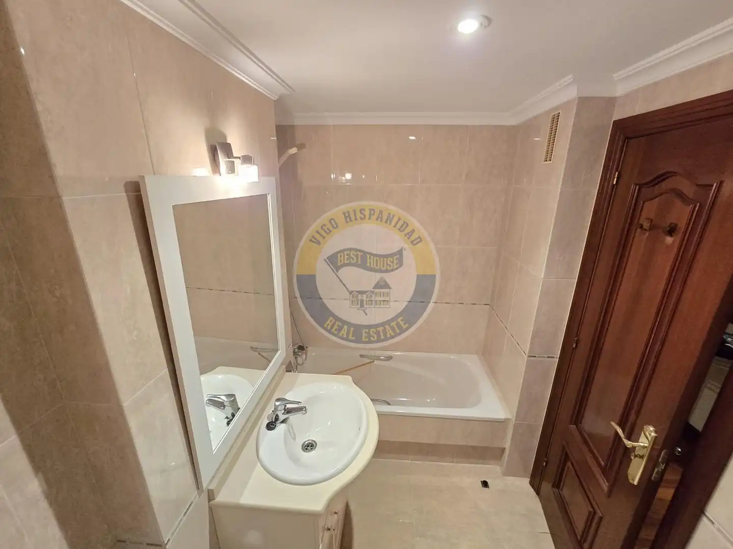 Baño de Piso de alquiler en Centro Urbano