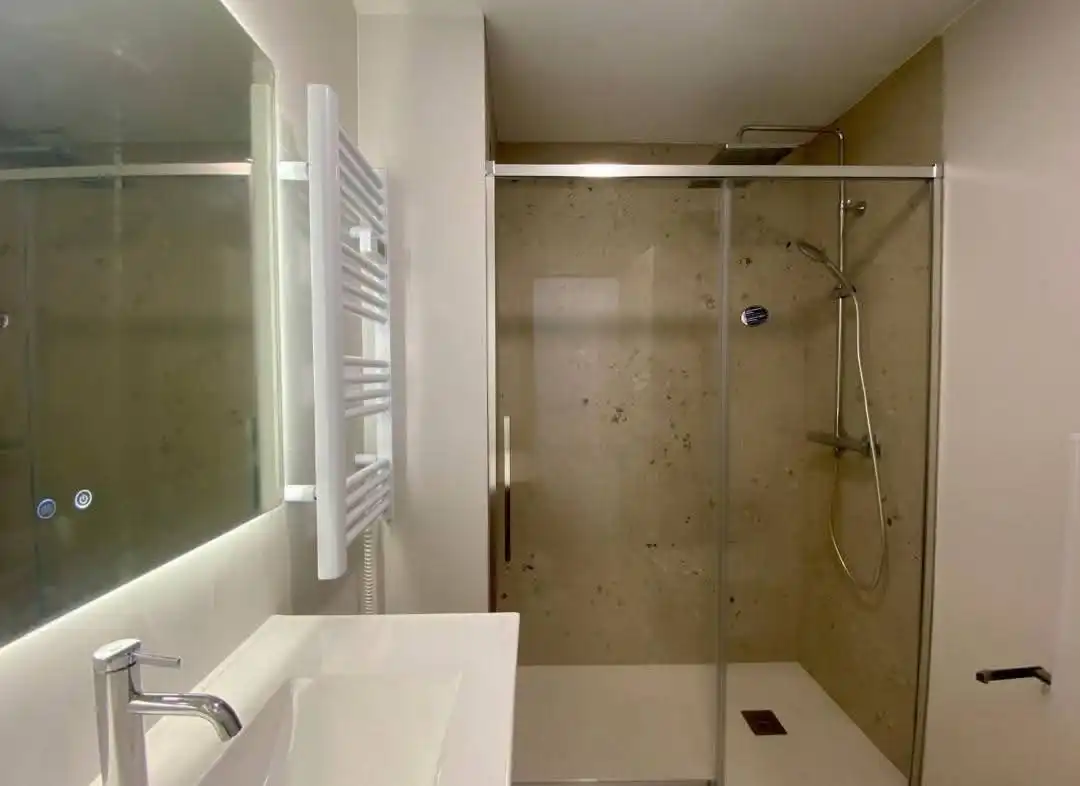 Baño de Piso de alquiler en Valencia con Aire acondicionado, Lavadora y Balcón