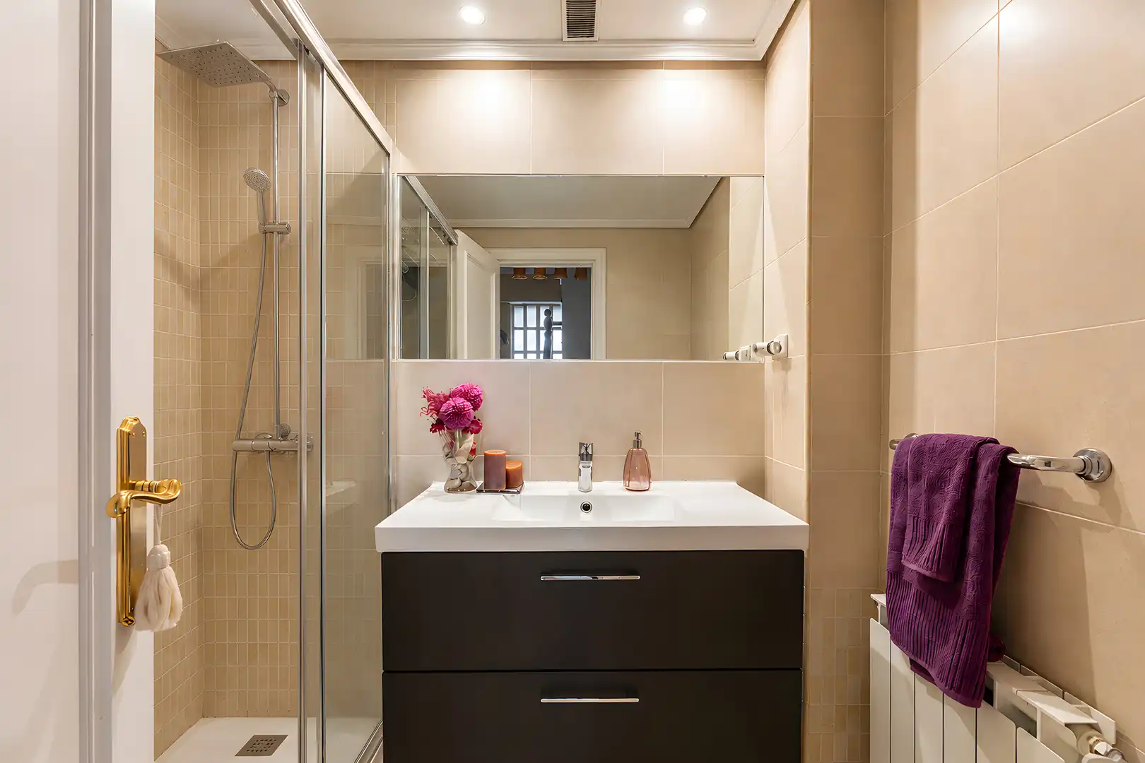 Badezimmer von Haus oder Chalet zum Verkauf in Pozuelo de Alarcón mit Klimaanlage, Heizung und Privatgarten
