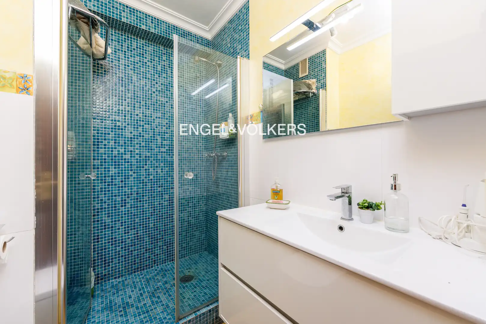 Bathroom of Flat for sale in Baiona  with Heating, Parquet flooring and Terrace