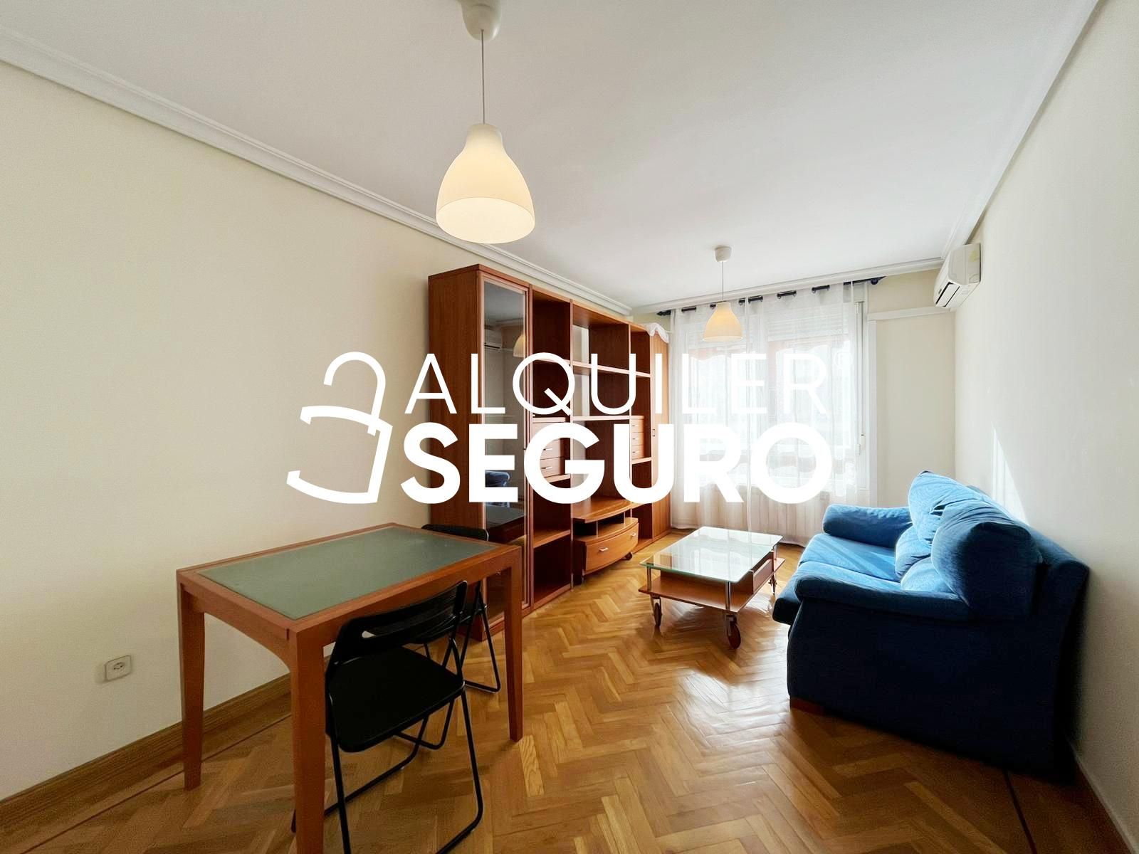 Living room of Flat to rent in  Madrid Capital  with Air Conditioner, Heating and Terrace
